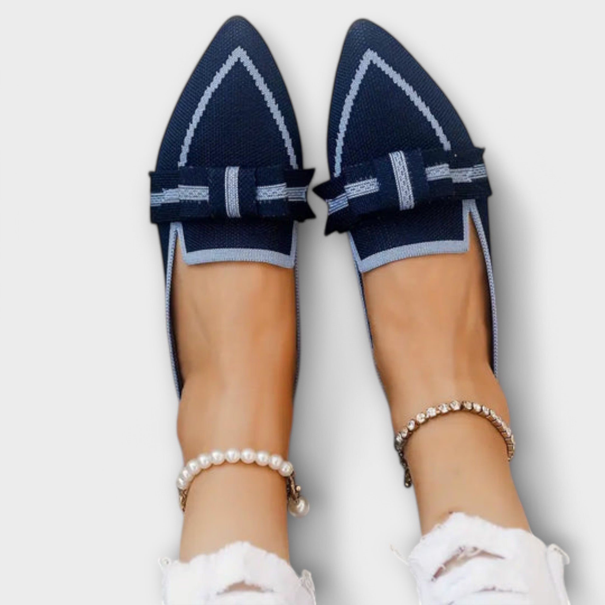 Płaskie Buty Damskie z Wiązanym Designem